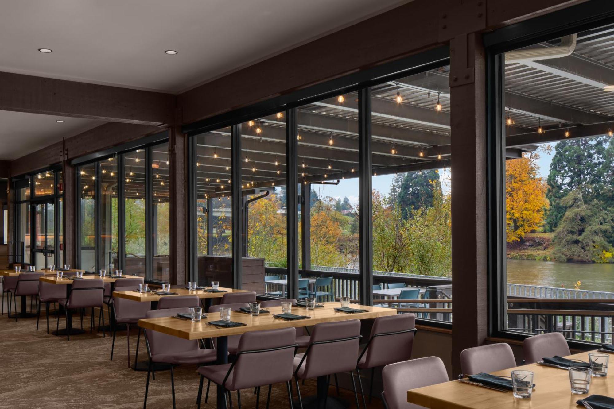 Valley River Inn Eugene Dış mekan fotoğraf