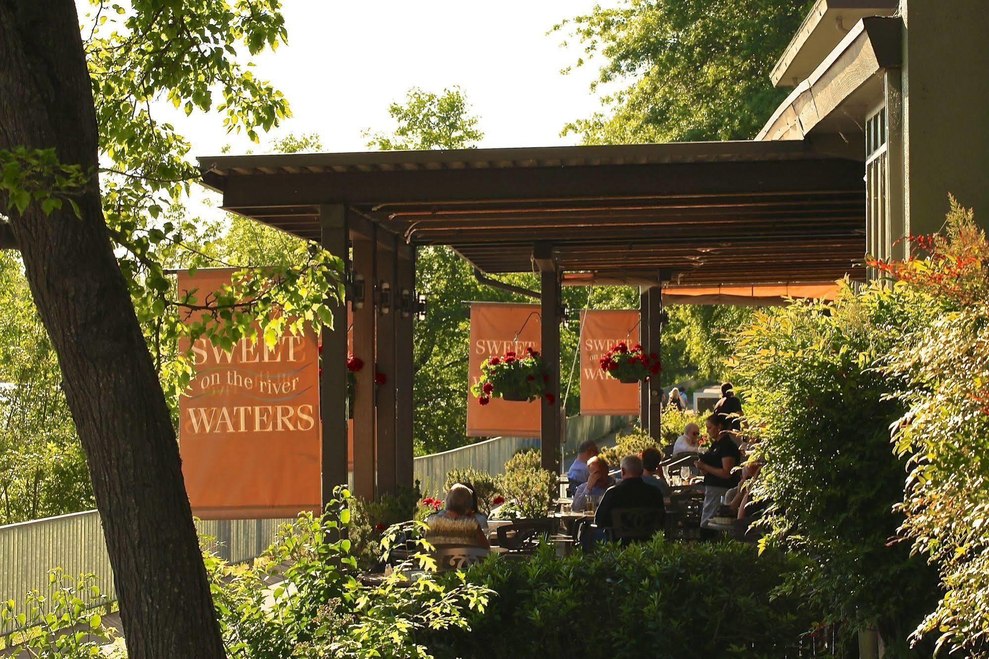 Valley River Inn Eugene Dış mekan fotoğraf