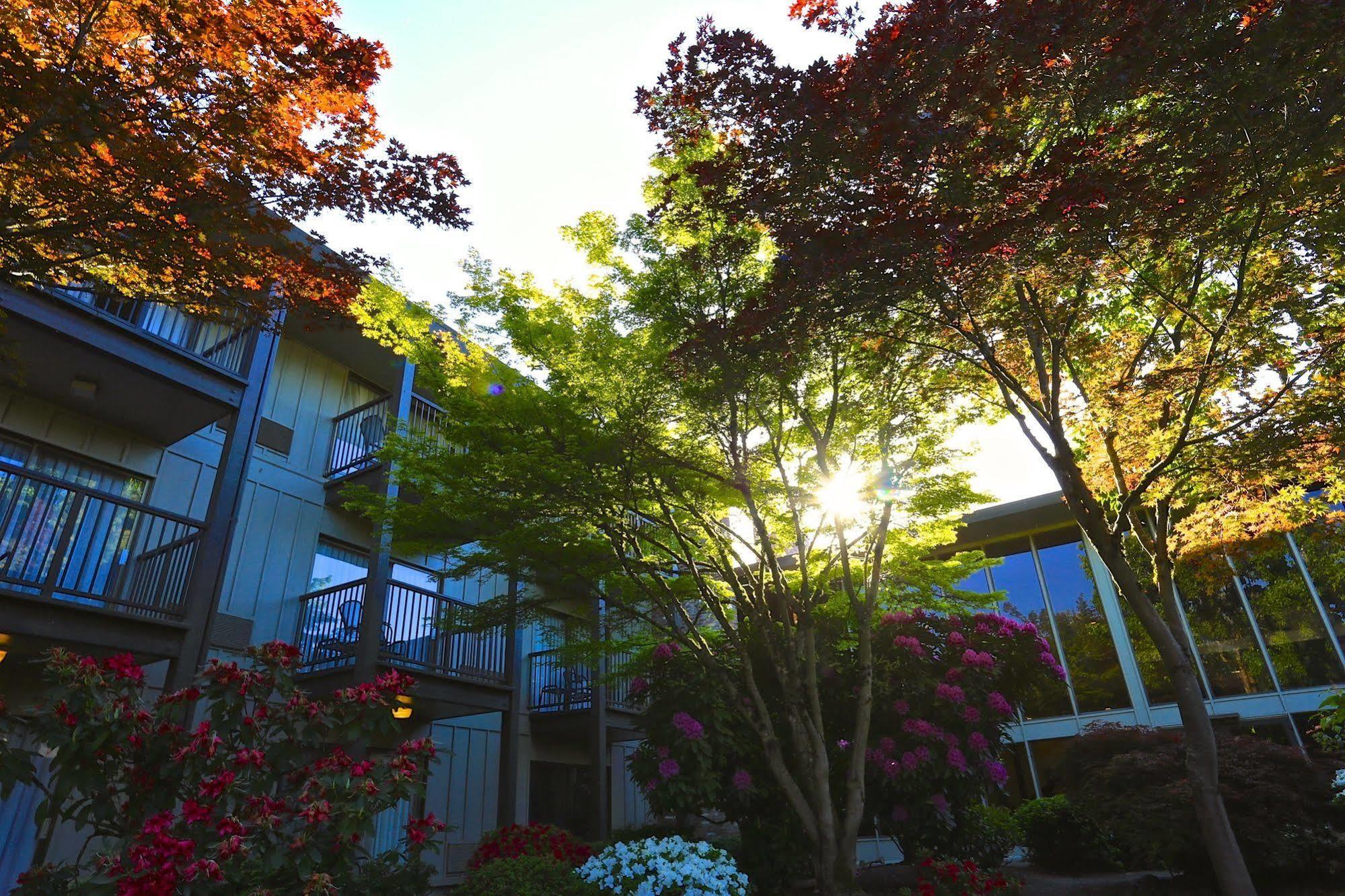 Valley River Inn Eugene Dış mekan fotoğraf